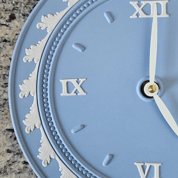 VERY RARE VINTAGE WEDGWOOD ENGLAND JASPERWARE BLUE WHITE ROUND WALL OFFICE CLOCK - Picture 5 of 15